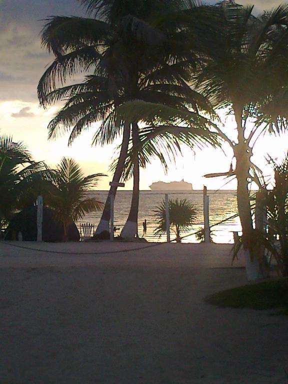 Las Cabanas Del Doctor Mahahual Luaran gambar
